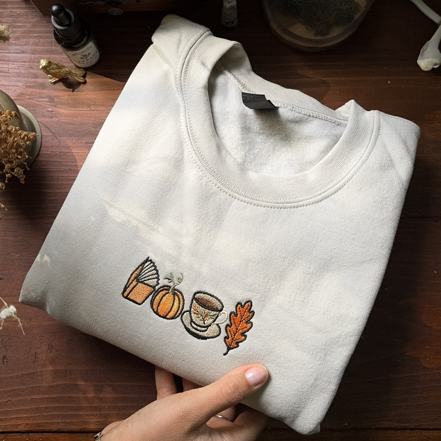 Cosy Autumn embroidered Sweatshirt