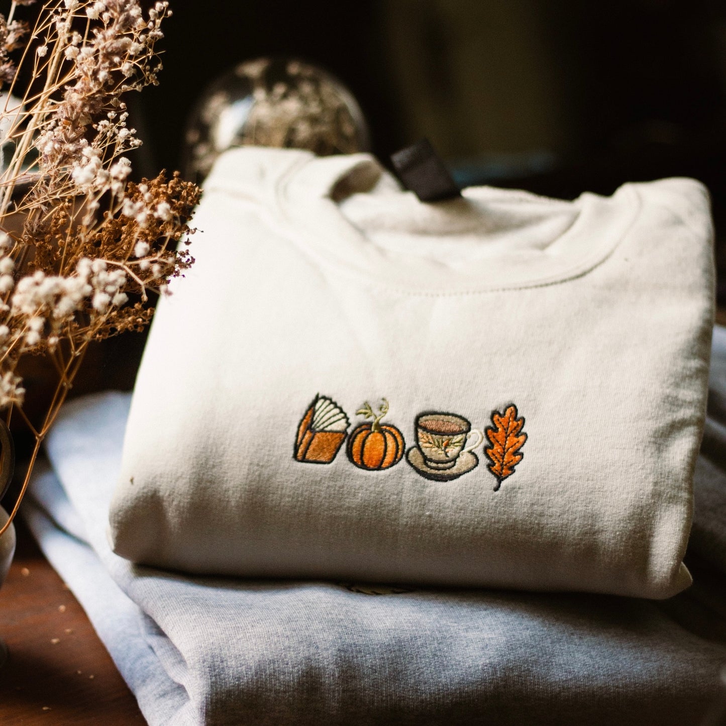 Cosy Autumn embroidered Sweatshirt