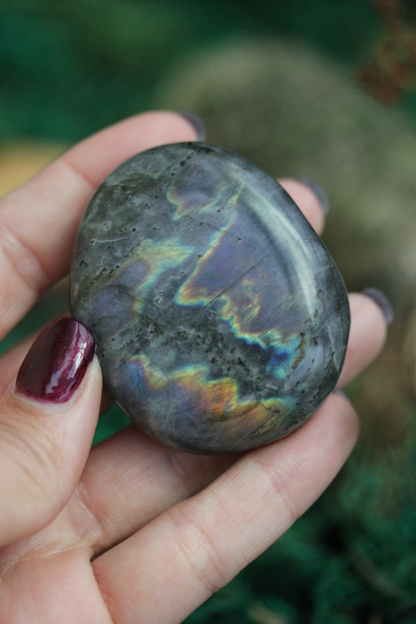 Purple Labradorite Palmstone PLP7